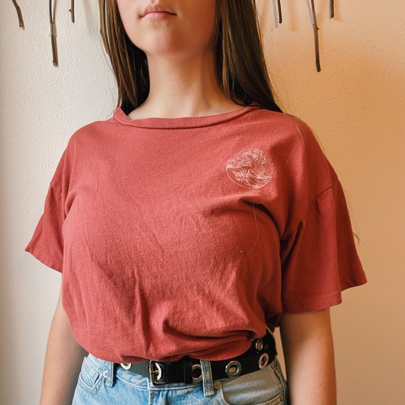 Tilly's Tops - Tilly’s burnt red great wave top